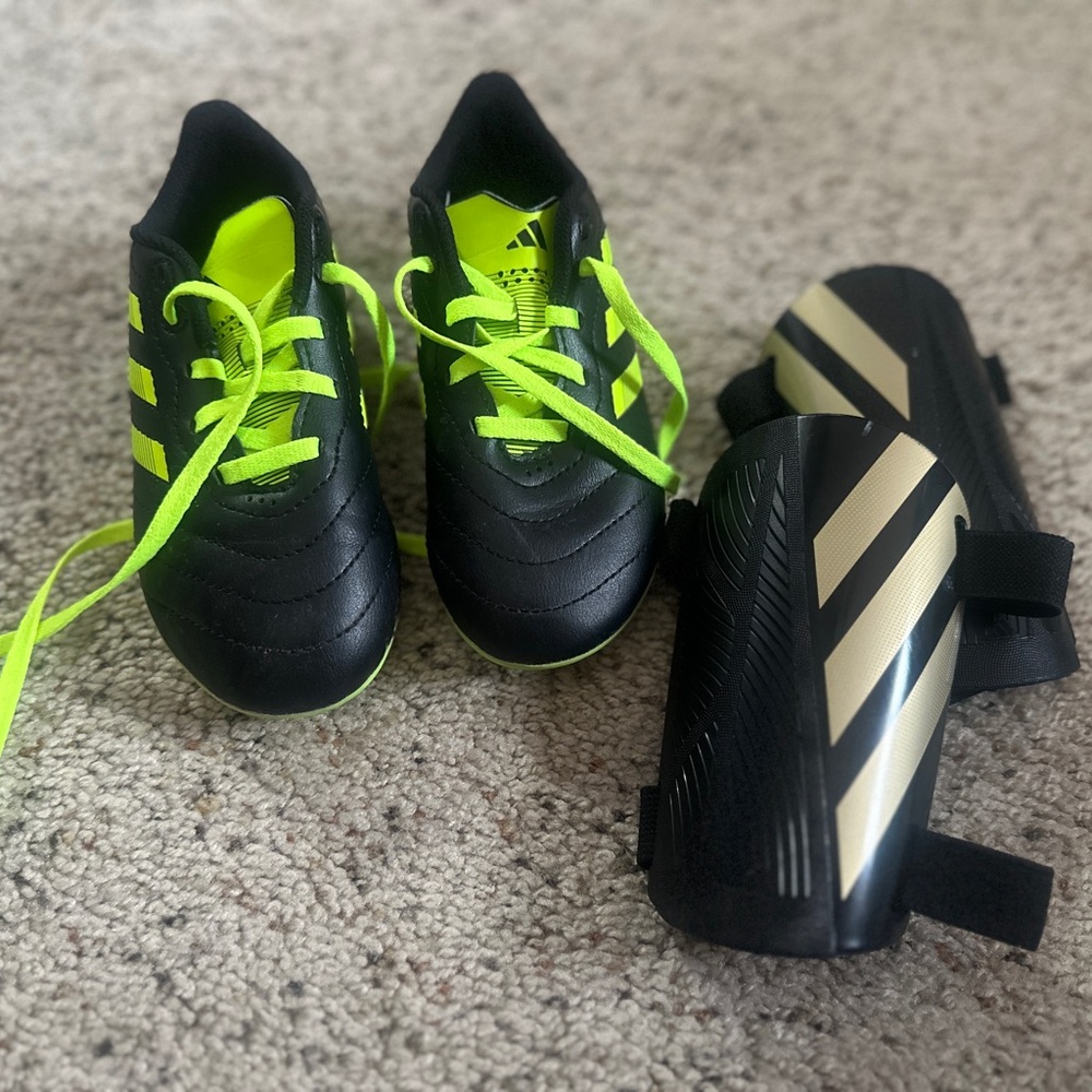 Kids Adidas Soccer Cleats SZ 12K